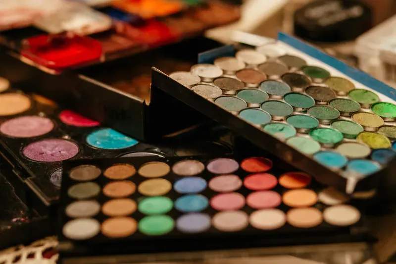 Tendencias de maquillaje natural para una apariencia fresca y elegante